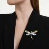 Ariana Grande X Swarovski Brosche und Haarschmuck Kristallperle, verschiedene Schliffe, Libelle, weiss, rhodiniert Ariana Grande X Swarovski Brosche und Haarschmuck Kristallperle, verschiedene Schliffe, Libelle, weiss, rhodiniert