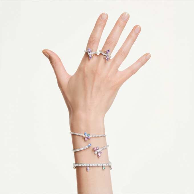 Ariana Grande X Swarovski Armreif mit gemischten Schliffen, Libelle, mehrfarbig, rhodiniert Ariana Grande X Swarovski Armreif mit gemischten Schliffen, Libelle, mehrfarbig, rhodiniert