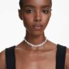 Ariana Grande X Swarovski Choker mit gemischten Schliffarten, Kristallperlen, Herz, weiss, rhodiniert Ariana Grande X Swarovski Choker mit gemischten Schliffarten, Kristallperlen, Herz, weiss, rhodiniert