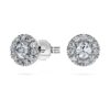Eternity-Halo-Ohrringe mit im Labor gezüchteten Diamanten, 0.45 Ct Tw, runde Form, Sterlingsilber Eternity-Halo-Ohrringe mit im Labor gezüchteten Diamanten, 0.45 Ct Tw, runde Form, Sterlingsilber