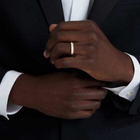 Eternity-Ring mit im Labor gezüchteten Diamanten, 0.05 Ct insgesamt, runde Form, 14K Gelbgold
