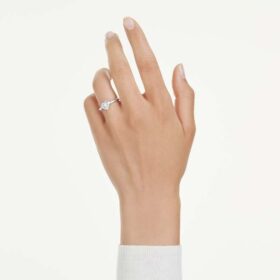 Eternity-Solitärring mit im Labor gezüchteten Diamanten, 0.5 Ct insgesamt, Herzform, Sterlingsilber Eternity-Solitärring mit im Labor gezüchteten Diamanten, 0.5 Ct insgesamt, Herzform, Sterlingsilber