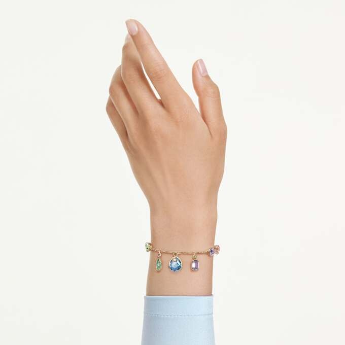 Gema-Armband mit gemischten Schliffen, hängenden Kristallen, mehrfarbig, goldfarben plattiert Gema-Armband mit gemischten Schliffen, hängenden Kristallen, mehrfarbig, goldfarben plattiert