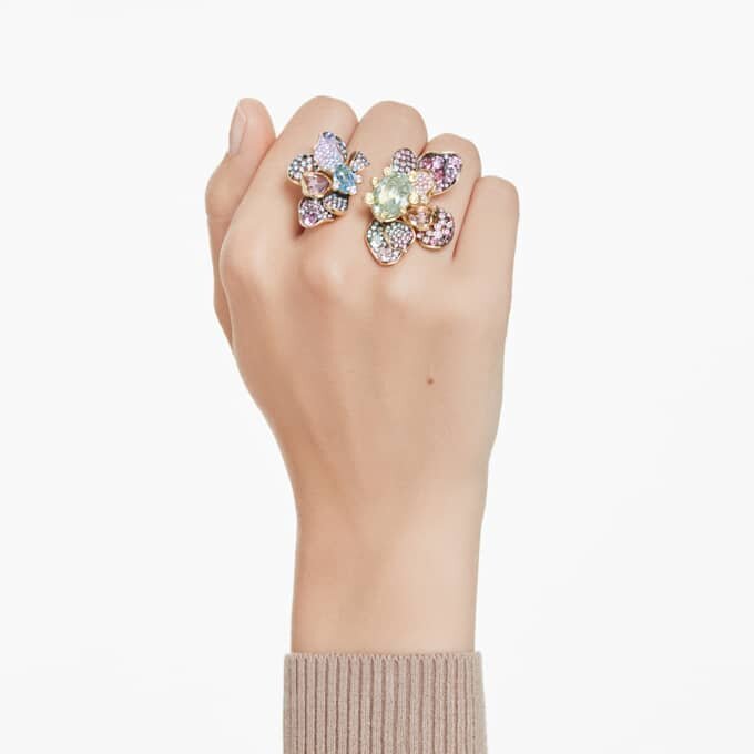 Idyllia-Ring mit gemischten Schliffen, Pavé, Blume, mehrfarbig, goldfarben plattiert Idyllia-Ring mit gemischten Schliffen, Pavé, Blume, mehrfarbig, goldfarben plattiert