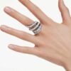 Ring «Swan» aus der Vienna-Kollektion, weiss, rutheniumbeschichtet Ring «Swan» aus der Vienna-Kollektion, weiss, rutheniumbeschichtet