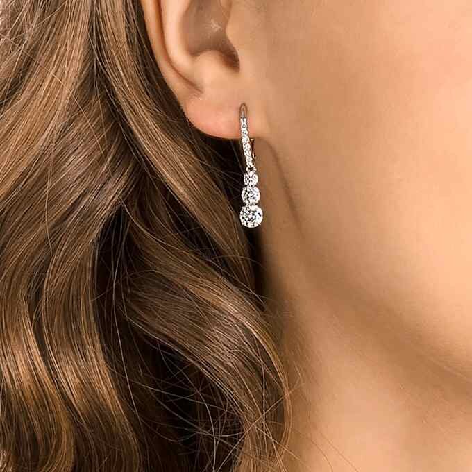 Stilla Attract Ohrringe mit rundem Schliff, weiss, rhodiniert Stilla Attract Ohrringe mit rundem Schliff, weiss, rhodiniert
