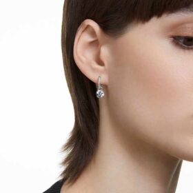 Stilla Tropfenohrringe, runder Schliff, weiss, rhodiniert Stilla Tropfenohrringe, runder Schliff, weiss, rhodiniert