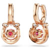 Symbolica-Ohrringe mit Kristallperle, Rundschliff, Pavé, Hufeisen, rot, roségoldfarben plattiert Symbolica-Ohrringe mit Kristallperle, Rundschliff, Pavé, Hufeisen, rot, roségoldfarben plattiert